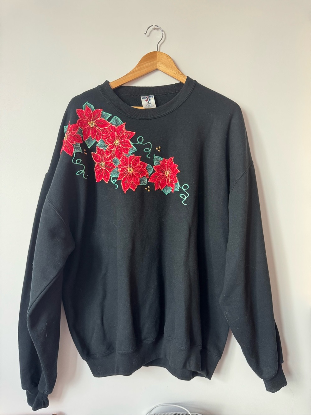 Vintage Jerzees Poinsettia Christmas Sweatshirt XL Black Embroidered Holiday